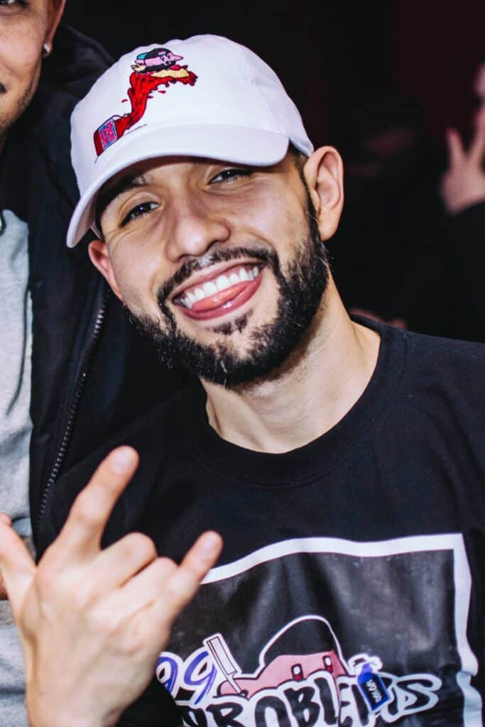 1 picture in about me